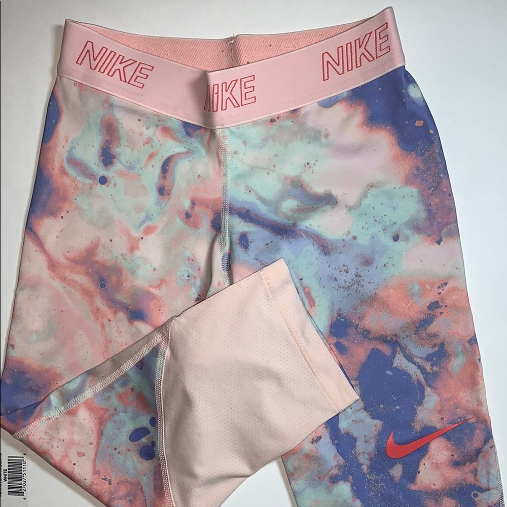 Nike Pastel Dri-Fit Cropped Leggings